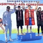 Sultangazili güreş sporcusu Türkiye şampiyonu oldu