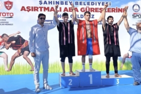 Sultangazili güreş sporcusu Türkiye şampiyonu oldu