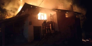 Susurluk’ta ev yangında kullanılamaz hale geldi