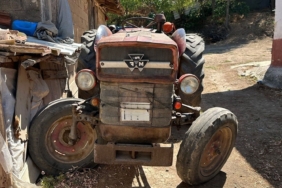 Tamir ettiği traktörün altında kalan adam hayatını kaybetti