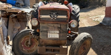 Tamir ettiği traktörün altında kalan adam hayatını kaybetti