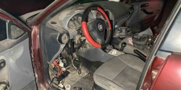 Tamir için verilen aracı parçaladı, bagajda yakalandı