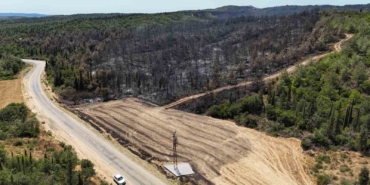 Tarihi alanda 700 hektarlık alanın etkilendiği orman yangının çıkış noktası dron ile görüntülendi