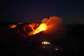 Tarihi Alan’daki orman yangını dron ile görüntülendi
