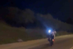 Tek teker üstünde kilometrelerce ilerledi, tehlikeli yolculuk kameraya yansıdı