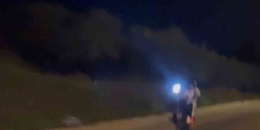 Tek teker üstünde kilometrelerce ilerledi, tehlikeli yolculuk kameraya yansıdı