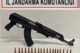 Tekirdağ’da bir evde Kalaşnikof ele geçirildi