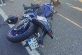 Tekirdağ’da motosiklet otomobile çarptı: 2 yaralı