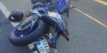 Tekirdağ’da motosiklet otomobile çarptı: 2 yaralı
