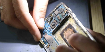 Telefon bomba gibi patlamıştı, teknik servis vatandaşı böyle uyardı