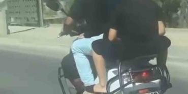 Trafikte hayrete düşüren yolcuklar kameraya yansıdı