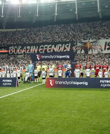 Trendyol Süper Lig: Beşiktaş: 1 - Antalyaspor: 1 (Maç devam ediyor)