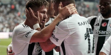 Trendyol Süper Lig: Beşiktaş: 2 - Antalyaspor: 1 (İlk yarı)