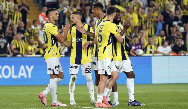 Trendyol Süper Lig: Fenerbahçe: 1 - Alanyaspor: 0 (İlk yarı)