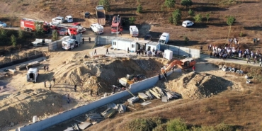 Tuzla’da göçük altındaki 2 işçinin cansız bedenine ulaşıldı. Çıkarma çalışmaları devam ediyor