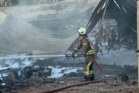 Tuzla’da iş yeri alev alev yandı