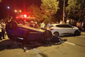 Tuzla’da kontrolden çıkan araç karşıdan gelen otomobile çarpıp takla attı: 1’i ağır 3 yaralı