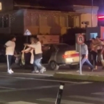 Tuzla’da valeler ve araç sürücüsü arasında tekmeli sopalı kavga kamerada