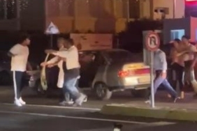 Tuzla’da valeler ve araç sürücüsü arasında tekmeli sopalı kavga kamerada