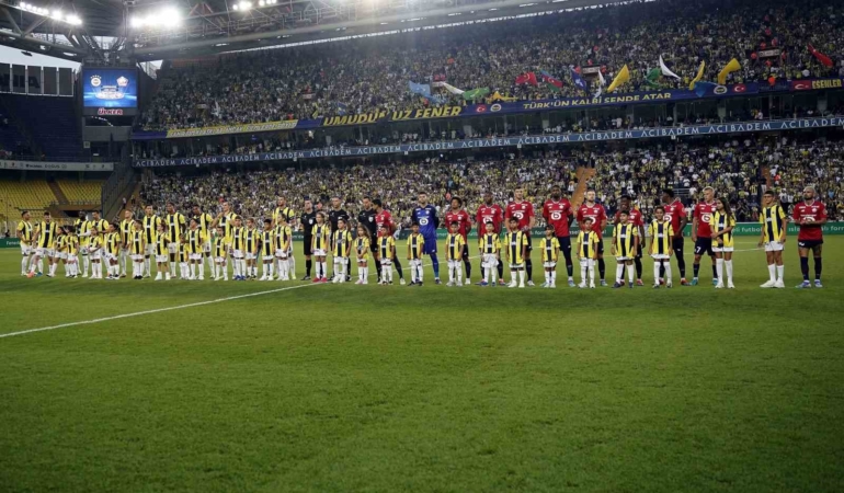 UEFA Şampiyonlar Ligi: Fenerbahçe: 0 - Lille: 0 (Maç devam ediyor)
