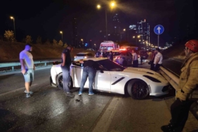 Ümraniye’de 15 milyon liralık lüks araç ticari taksiye çarptı: 1 yaralı