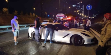 Ümraniye’de 15 milyon liralık lüks araç ticari taksiye çarptı: 1 yaralı