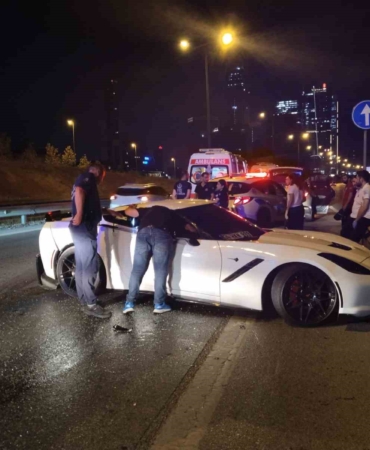 Ümraniye’de 15 milyon liralık lüks araç ticari taksiye çarptı: 1 yaralı