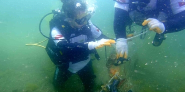 Üsküdar’da dalgıçlar tarafından su altı temizliği yapıldı