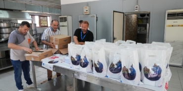 Üsküdar’da ihtiyaç sahiplerine konserve et dağıtımı