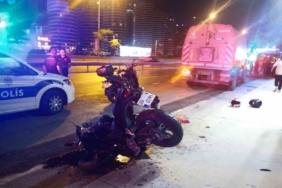 Üsküdar’da motosiklet İBB’nin yol temizleme aracına çarptı: 1 ağır 2 yaralı