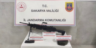 Uzun namlulu makineli tüfeği satmaya çalışırken yakalandı