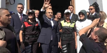 Vali Demirtaş yüzlerce kişiyle uğurlandı