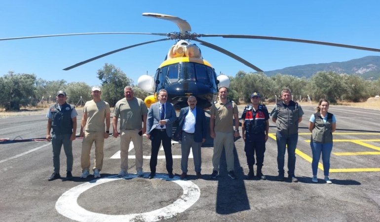 Vali Ustaoğlu yangın helikopterini inceledi