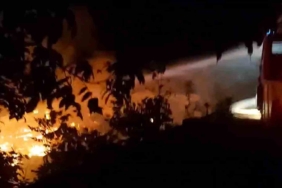 Yalova’da balkonda yapılan mangal çatı yangınına sebep oldu