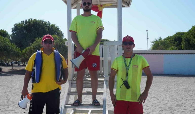 Yalova’da deniz simidiyle akıntıda sürüklenen çocuğu kurtaran ekip o anları anlattı