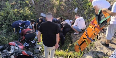 Yalova’da motosiklet ile hafif ticari araç çarpıştı: 2 yaralı