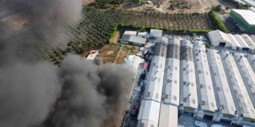 Yat fabrikasında yangın