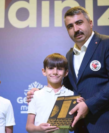 Yıldırım Gençlik Merkezi mezunlarını verdi