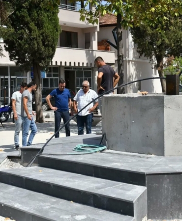 Yuvacık Semt Meydanı 2. etap çalışmaları devam ediyor