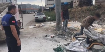 Zabıta çevreyi kirletenlere mıntıka temizliği yaptırdı