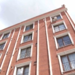 Zeytinburnu’nda 4 katlı binada tahliye tartışması