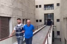 11 ayrı suçtan 44 yıl kesinleşmiş hapis cezası bulunan şüpheliyi kiralık araç ele verdi