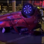 17 yaşındaki sürücü önce yayaya sonra cipe çarpıp takla attı: 4 yaralı