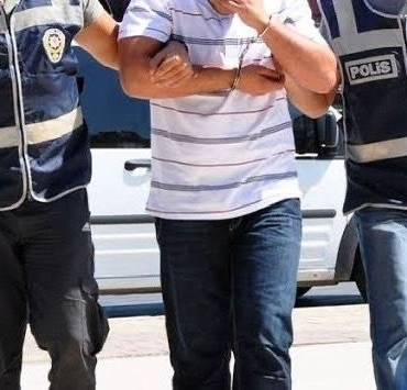 2 ay 15 gün hapis cezasıyla aranıyordu, yakalandı