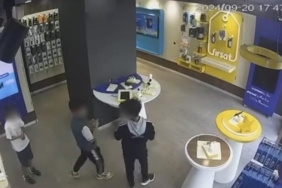 30 saniyede 160 bin lira değerindeki telefonları böyle çaldılar