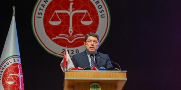 Adalet Bakanı Tunç: "Darbecilerin yaptığı bir anayasayla yol yürümek Türkiye’ye yakışmaz"