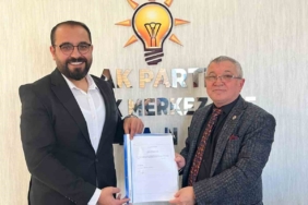 AK Parti’li Belediye Meclis Üyesi görevinden istifa etti
