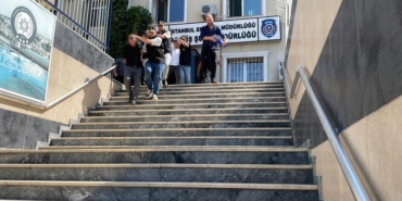 Arnavutköy’de iş yeri sahibinden 12 milyon lira haraç isteyen şüpheliler yakayı ele verdi