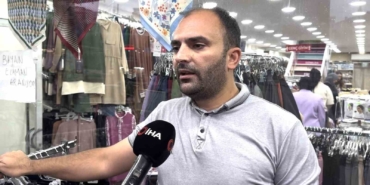 Arnavutköy’de mağaza önünde sergilenen ürünleri önce beğendi, sonra çaldı