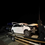 Arnavutköy’de otomobil restorana daldı, 4 kişi yaralandı: O anlar kamerada